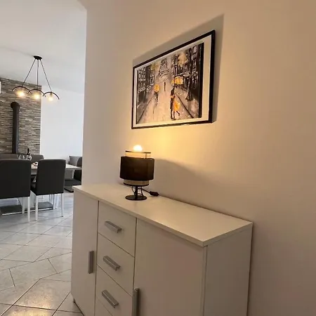 Ivona Apartment *