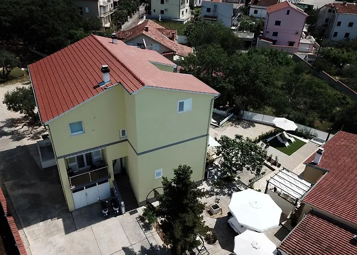 アパート Ivona ヴォディツェ