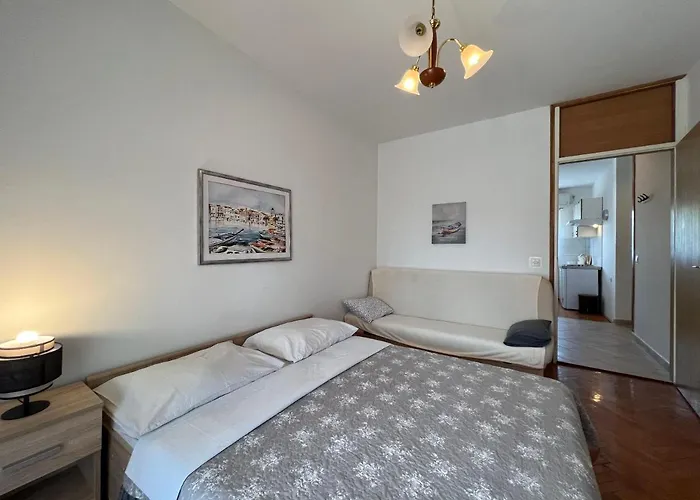 アパート Ivona ヴォディツェ